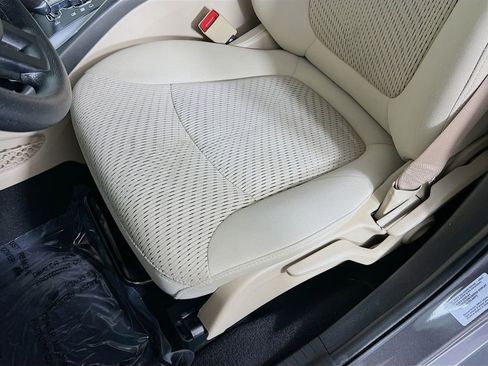 Used 2017 Dodge Journey SE image 17