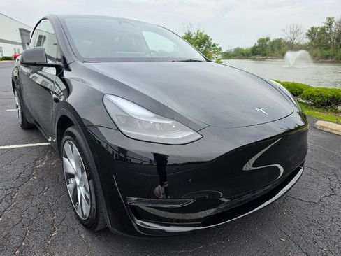 Used 2023 Tesla Model Y Long Range AWD/4WD image 16