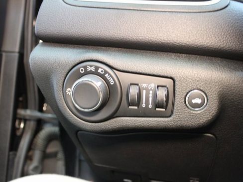 Used 2016 Chrysler 200 LX image 17