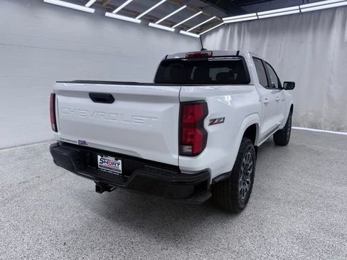 Used 2025 Chevrolet Colorado Z71 AWD/4WD image 2