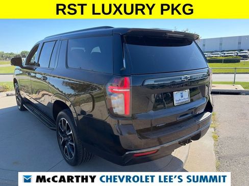 Used 2022 Chevrolet Suburban RST w/ Luxury Package AWD/4WD image 12