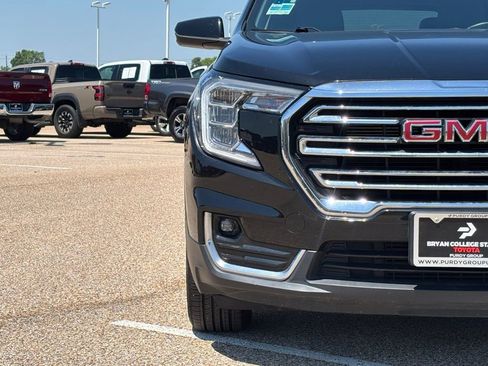 Used 2024 GMC Terrain SLT AWD/4WD image 4
