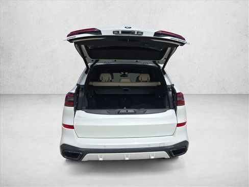 Used 2022 BMW X5 M50i w/ Executive Package image 6