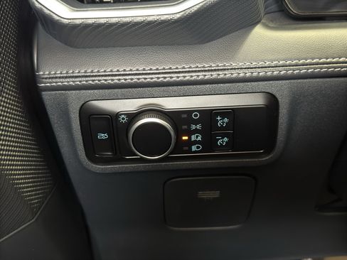Used 2025 Ford Mustang GT Premium RWD image 27