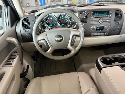 Used 2014 Chevrolet Silverado 2500 LT w/ Custom Sport Truck Package AWD/4WD image 10