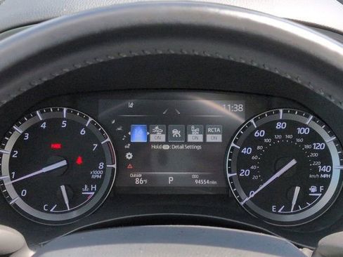 Used 2021 Toyota Highlander XLE FWD image 26