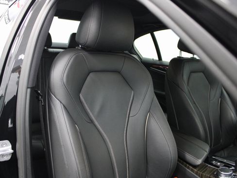 Used 2019 BMW 530i w/ Convenience Package image 33