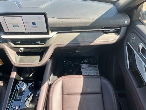 New 2026 Ford Explorer Platinum AWD/4WD image 9