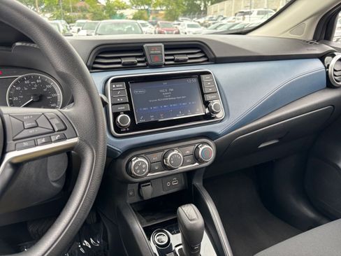Used 2025 Nissan Versa SV image 17