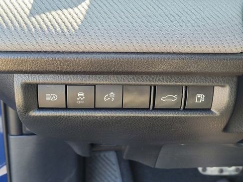 Used 2025 Toyota Camry SE image 25