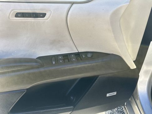 Used 2013 Cadillac XTS Platinum AWD/4WD image 13