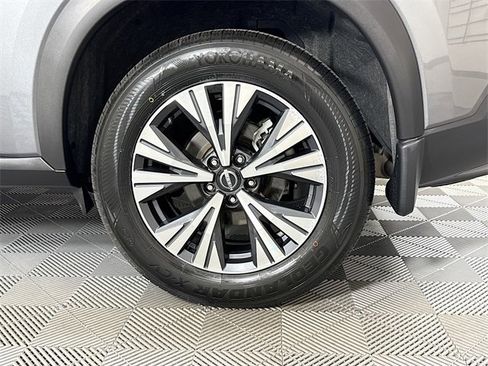 Certified 2023 Nissan Rogue SV image 4