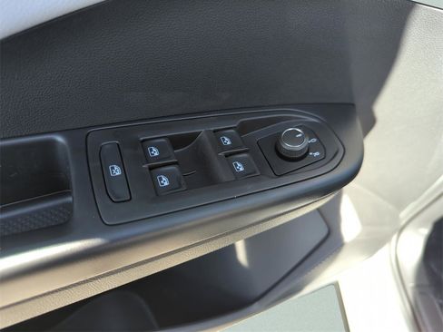 New 2026 Volkswagen Taos S image 29