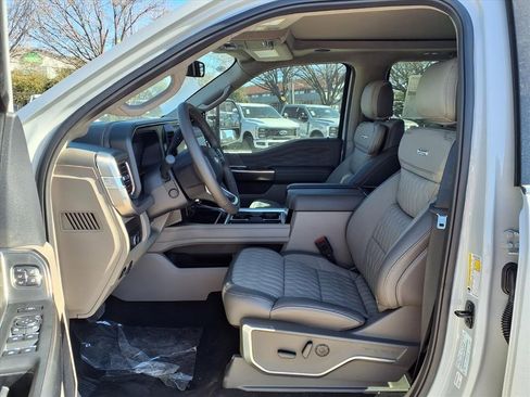 New 2026 Ford F450 Platinum w/ Platinum Plus Package image 21