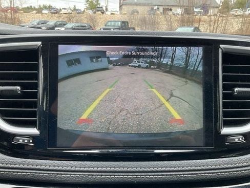 Used 2024 Chrysler Pacifica Limited FWD image 48