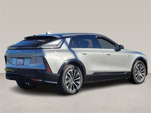 Used 2025 Cadillac Lyriq Sport image 5