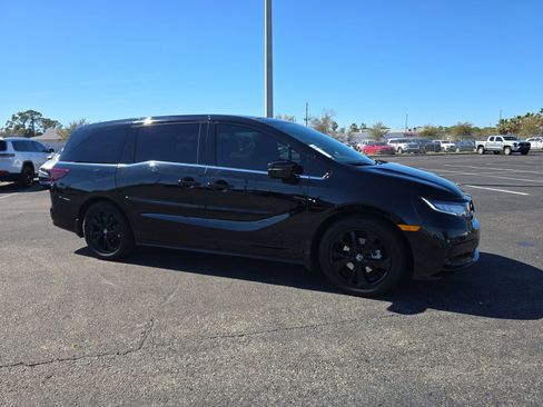 Used 2023 Honda Odyssey Sport image 2