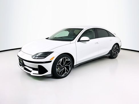 Used 2024 Hyundai Ioniq 6 SEL image 3