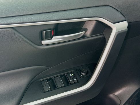 Used 2025 Toyota RAV4 XLE Premium image 15