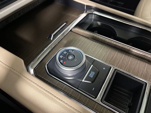 Used 2024 Ford Expedition Max Limited image 24