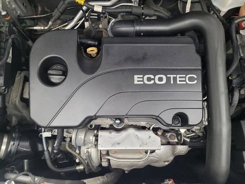 Used 2020 Chevrolet Equinox LT w/ Driver Convenience Package image 30