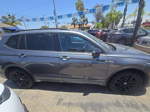 Used 2022 Volkswagen Tiguan SE R-Line AWD/4WD image 18