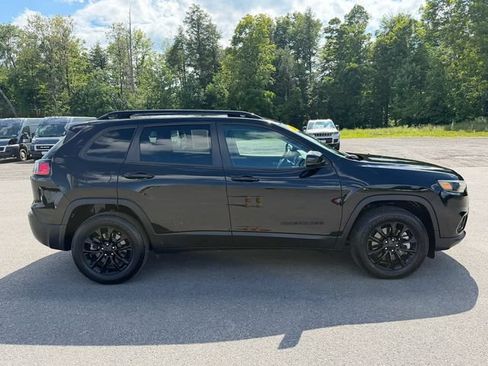 Used 2023 Jeep Cherokee Altitude Lux AWD/4WD image 6