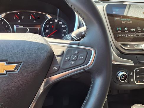 Used 2018 Chevrolet Equinox LT w/ Sun & Infotainment Package image 38