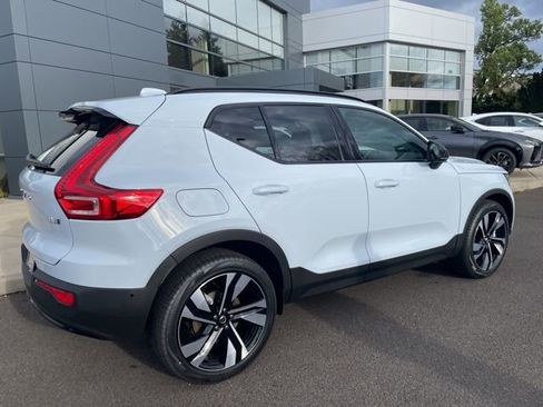 Used 2026 Volvo XC40 B5 Ultra w/ Climate Package image 4