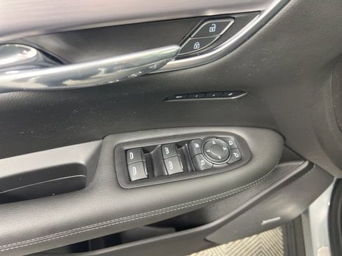 Used 2023 Cadillac XT6 Luxury image 15