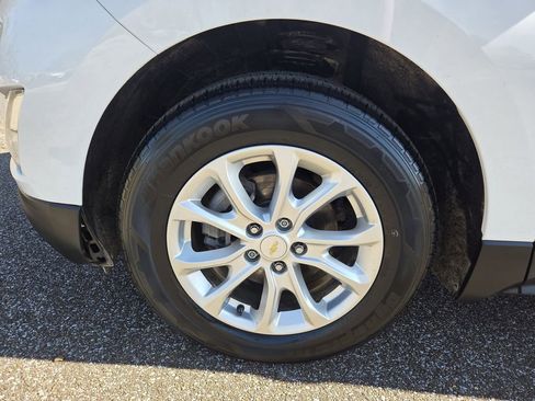 Used 2019 Chevrolet Equinox LS image 24