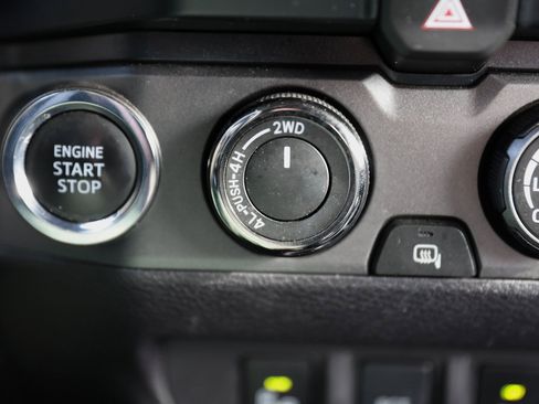 Used 2019 Toyota Tacoma TRD Sport image 28