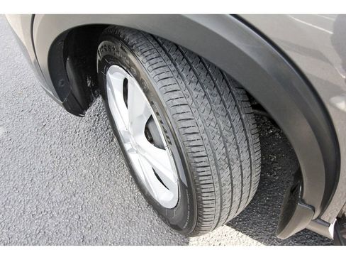 Used 2019 Nissan Kicks S image 35