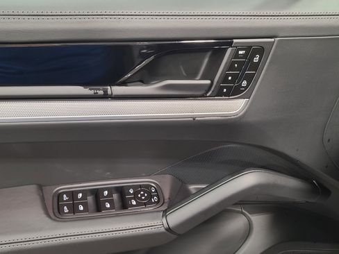 New 2026 Porsche Cayenne image 14