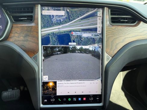 Used 2018 Tesla Model X 75D AWD/4WD image 30