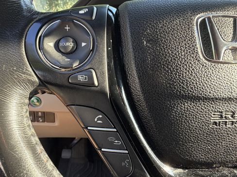 Used 2016 Honda Pilot Touring image 18