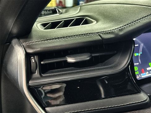 Used 2022 Jeep Grand Cherokee Overland w/ Advanced Protech Group III image 15