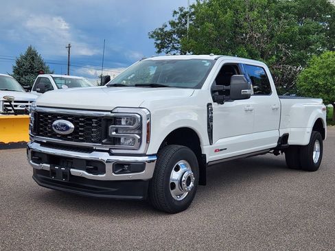 Used 2024 Ford F350 Lariat w/ Lariat Ultimate Package AWD/4WD image 3