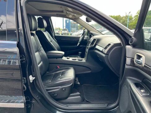 Used 2012 Jeep Grand Cherokee Laredo AWD/4WD image 12