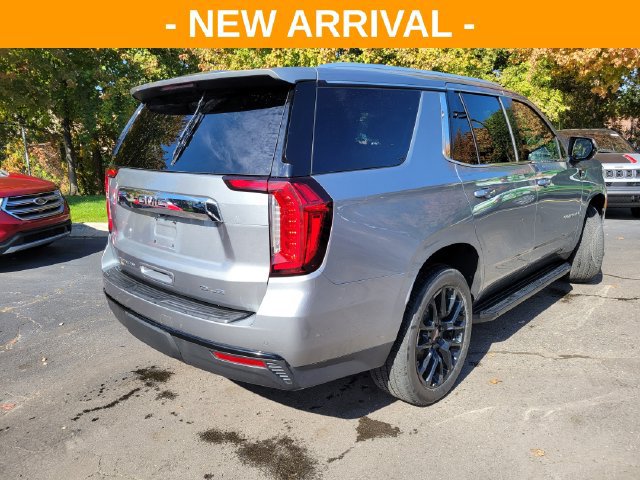 Used 2023 GMC Yukon SLE AWD/4WD image 3