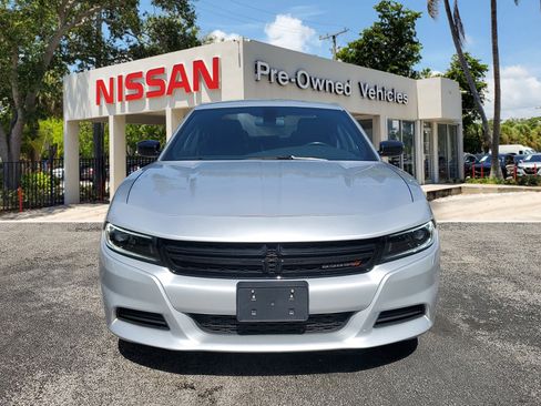 Used 2023 Dodge Charger SXT image 2
