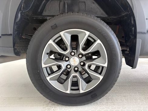 Used 2023 Chevrolet Silverado 1500 LT AWD/4WD image 24