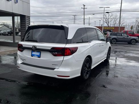 Used 2024 Honda Odyssey Sport image 4