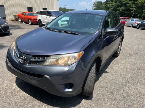 Used 2013 Toyota RAV4 LE FWD image 4