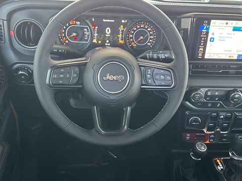 New 2026 Jeep Wrangler Unlimited Rubicon AWD/4WD image 13