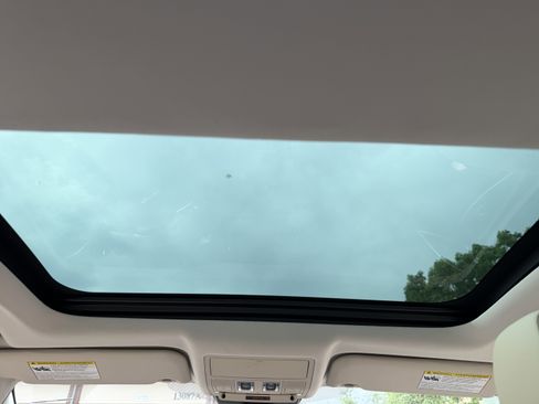 Used 2018 Jaguar XE image 35