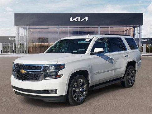 Used 2019 Chevrolet Tahoe LT w/ Luxury Package image 3