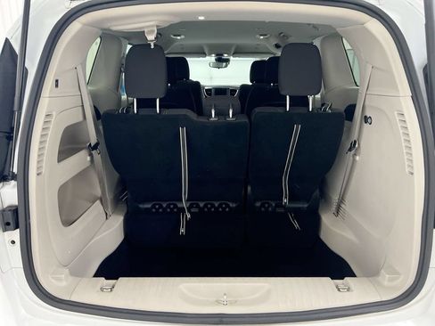 Used 2023 Chrysler Voyager LX FWD image 24