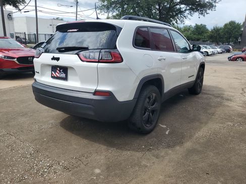 Used 2021 Jeep Cherokee Latitude Plus AWD/4WD image 6