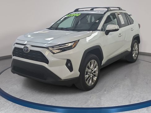 Used 2025 Toyota RAV4 XLE Premium w/ Weather Package AWD/4WD image 1